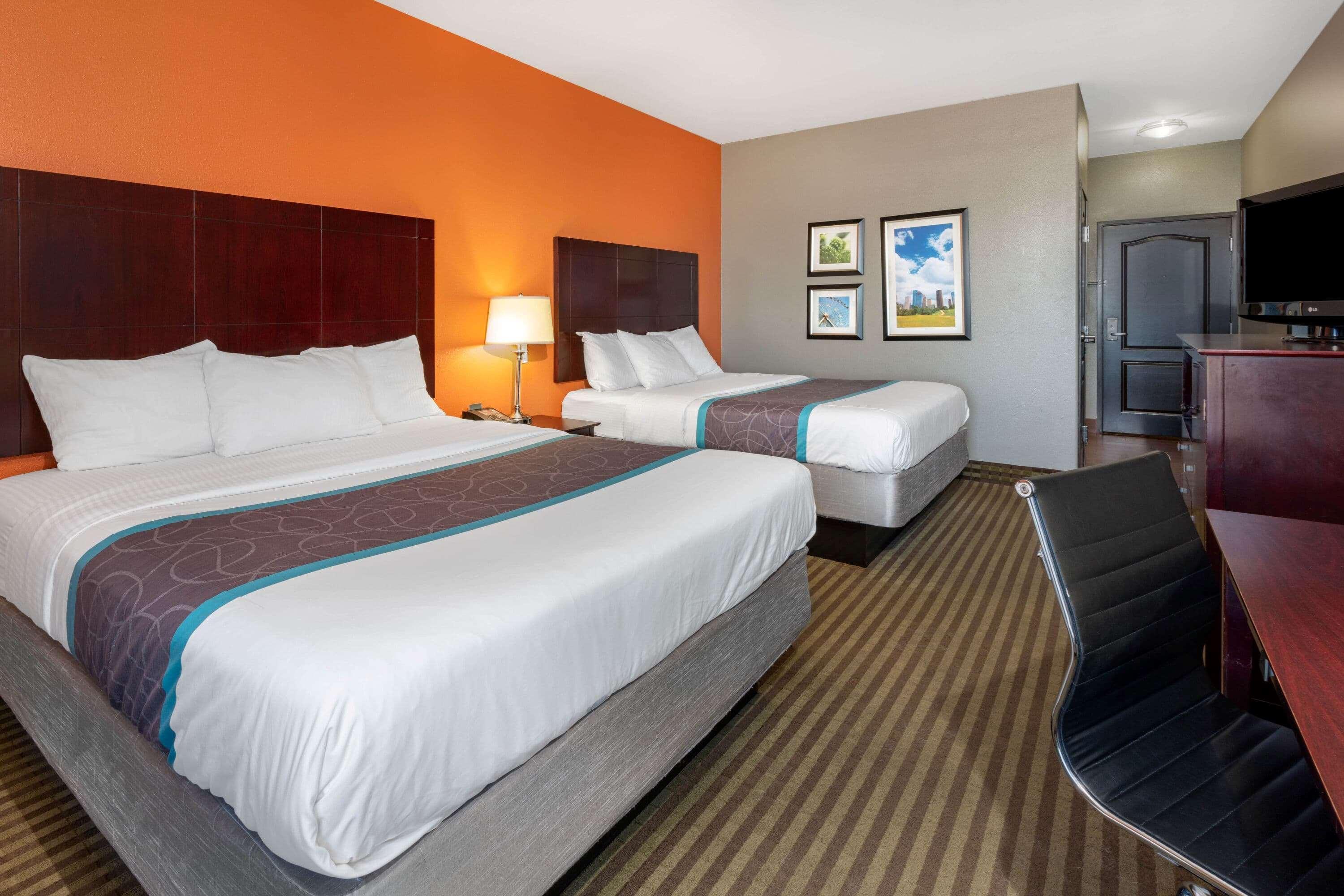 Отель La Quinta By Wyndham Houston Iah Bush Intl Airport E Хамбл Экстерьер фото