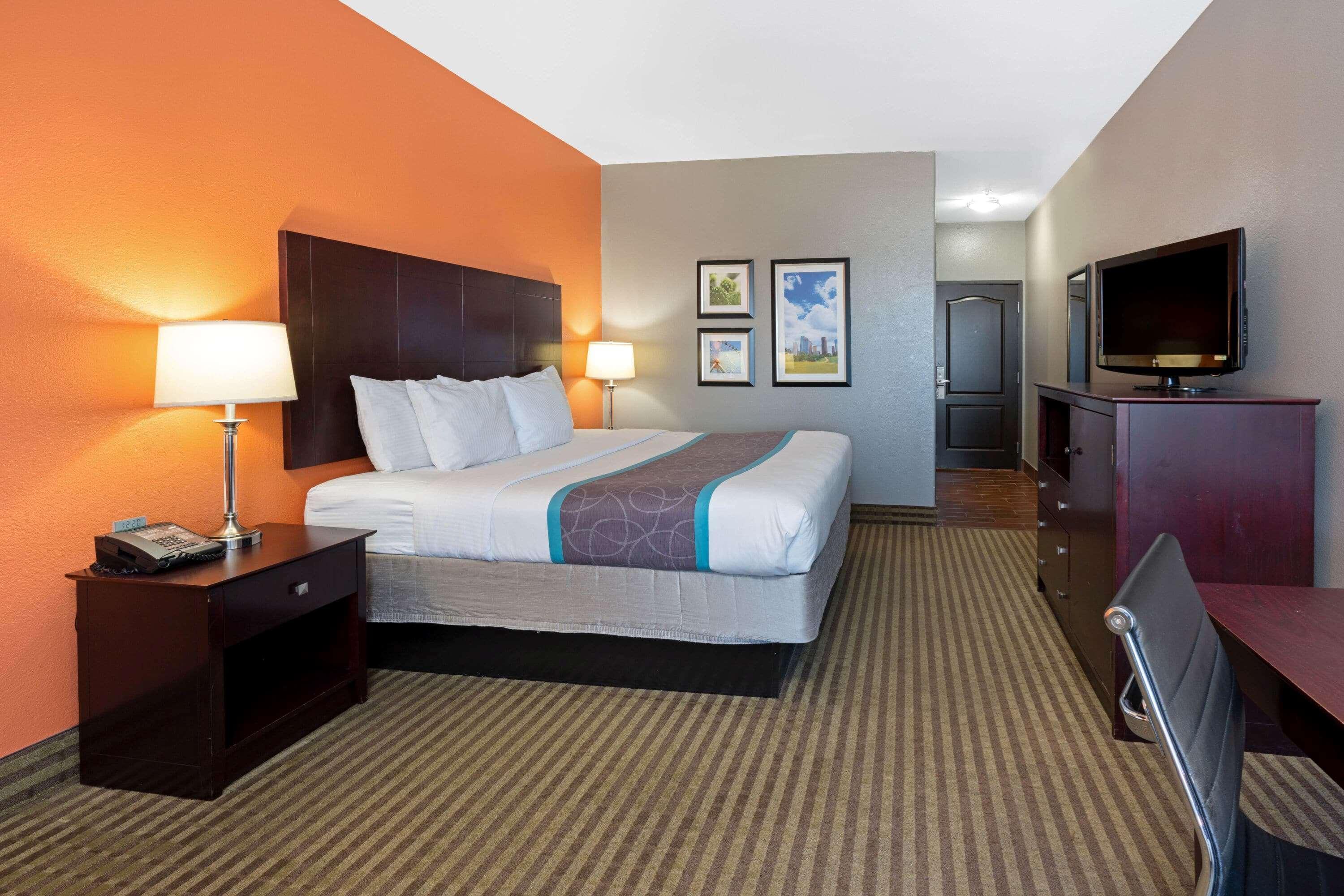 Отель La Quinta By Wyndham Houston Iah Bush Intl Airport E Хамбл Экстерьер фото