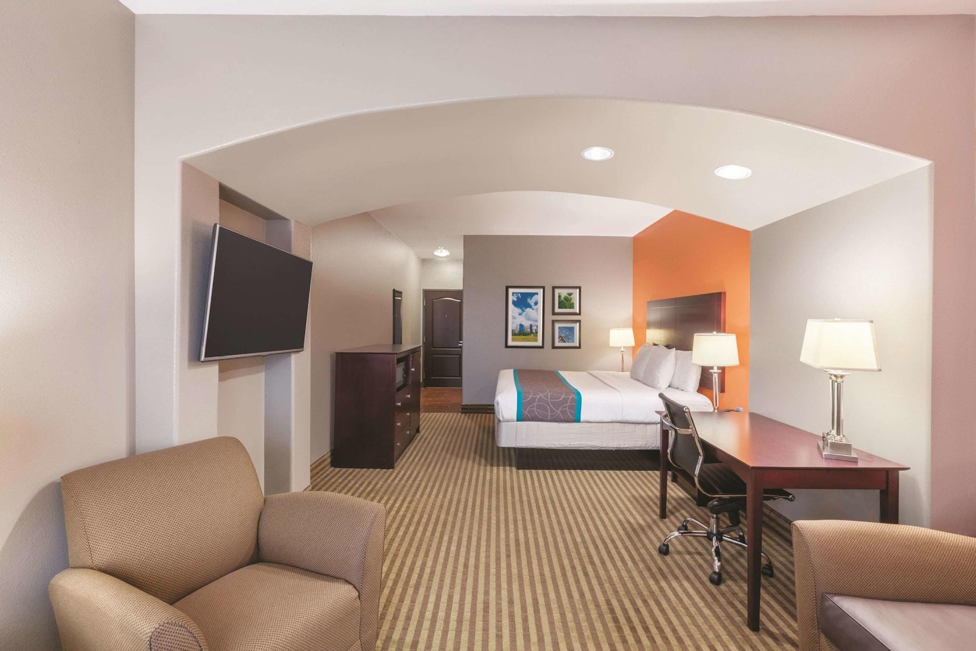 Отель La Quinta By Wyndham Houston Iah Bush Intl Airport E Хамбл Экстерьер фото